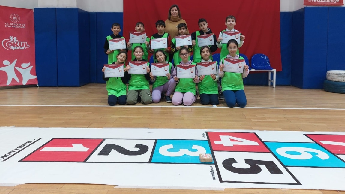 GELENEKSEL ÇOCUK OYUNLARI SEK SEK YARIŞMASINA 2.OLDUK